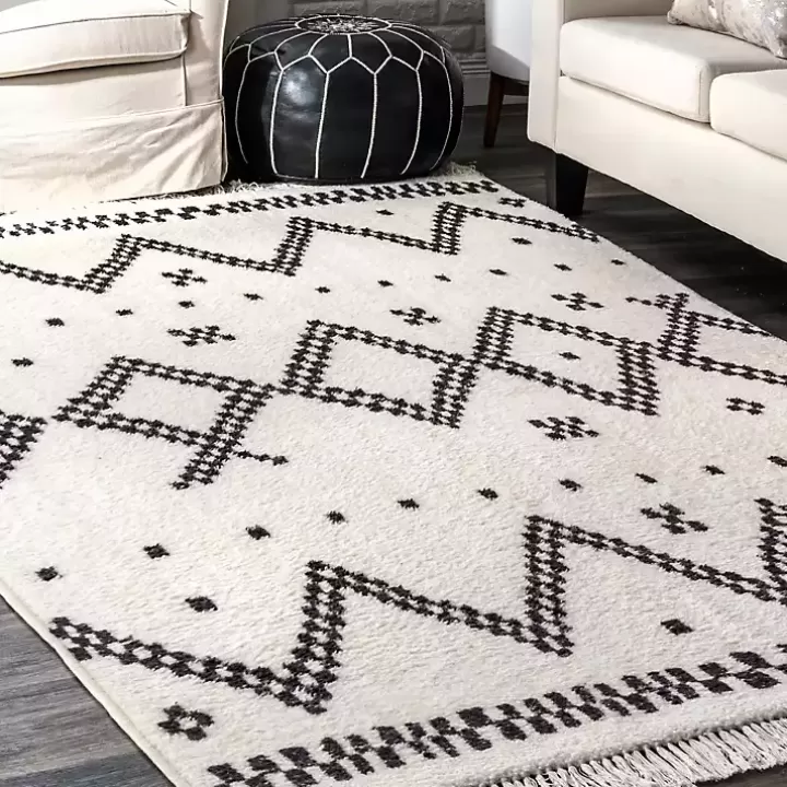 Outlet Black and White Tracy Fringed Area Rug, 8x10 Area Rugs