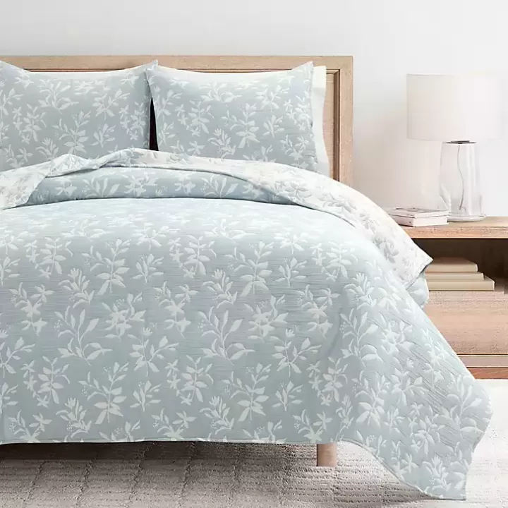 Outlet Blue Floral Reversible 3-pc. Full/Queen Quilt Set Quilts