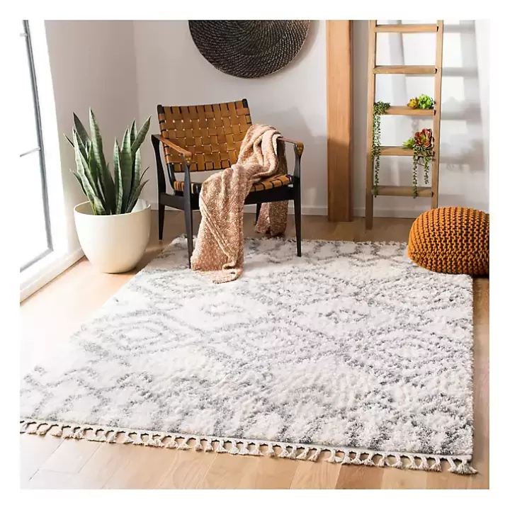 Outlet Cream and Gray Bergen Tribal Fringe Shag Rug, 5x7 Area Rugs