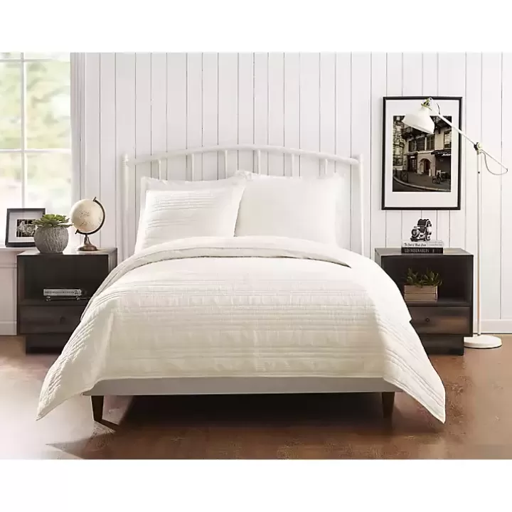 Hot Cream Atmosphere Queen Quilt Quilts