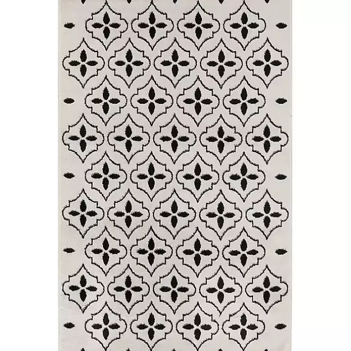 Flash Sale Ivory & Black Quatrefoil Indoor/Outdoor Rug, 4x6 Area Rugs