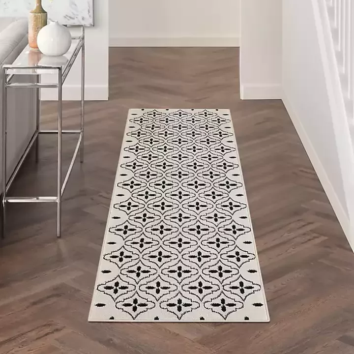 Cheap Ivory & Black Quatrefoil Indoor/Outdoor Runner Outdoor Rugs